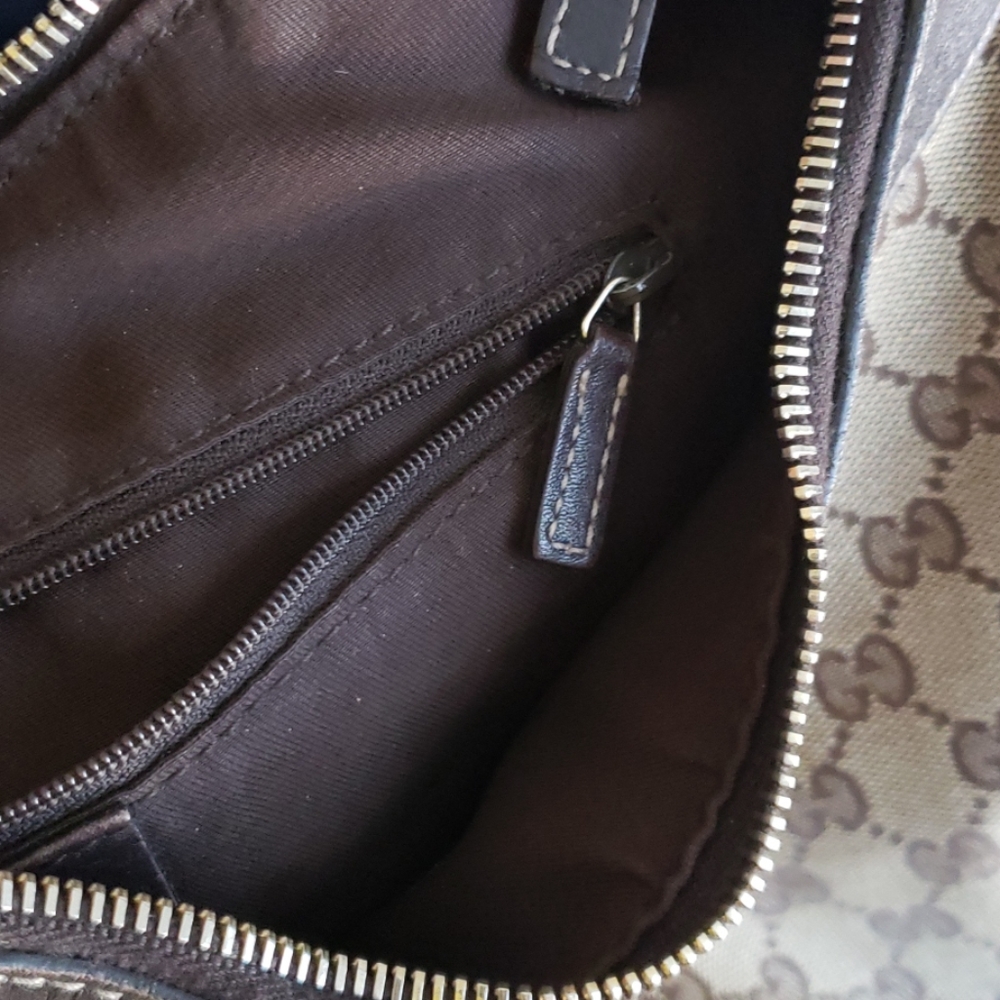 Gucci Shoulder Bag - Picture 8 of 8